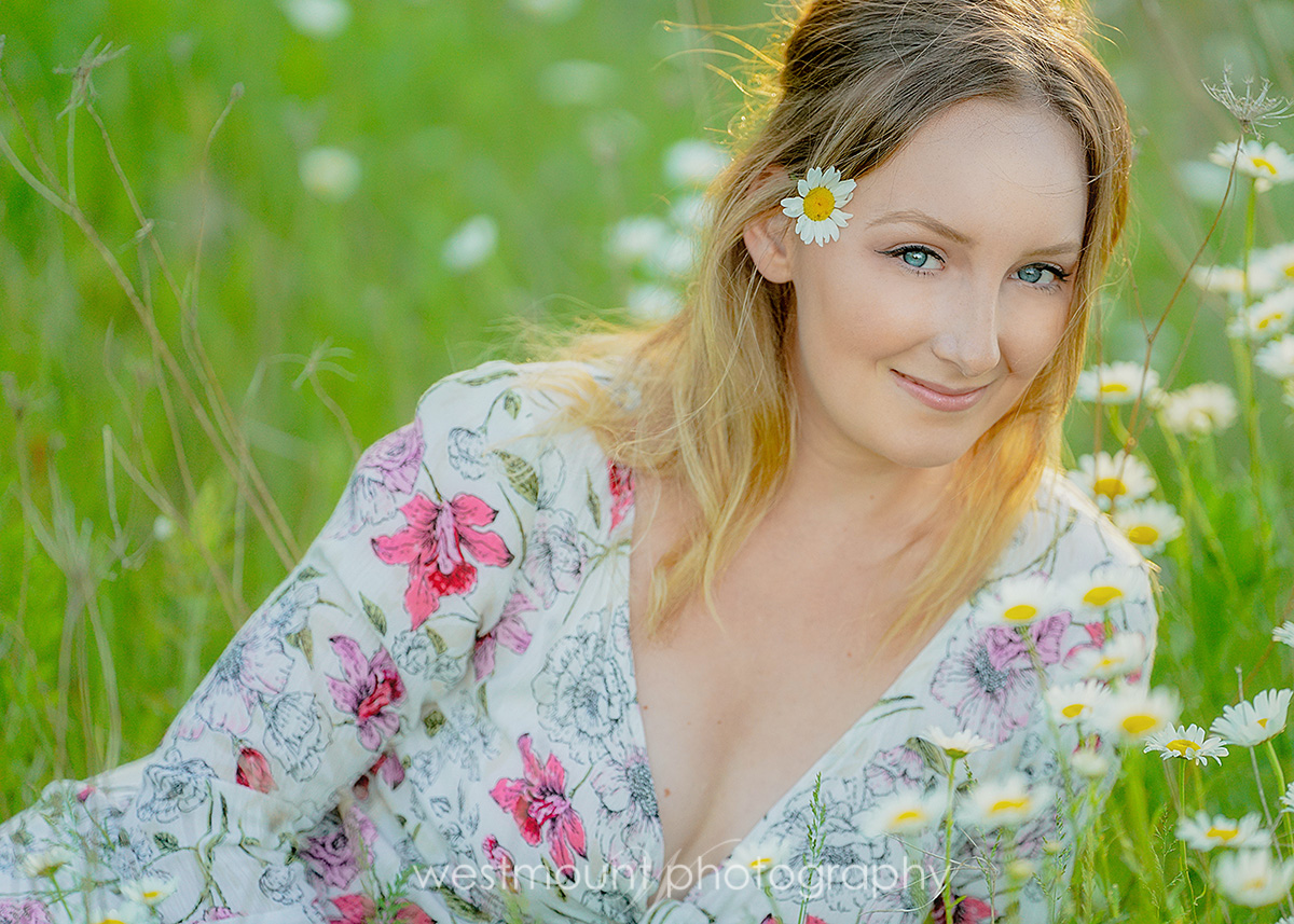 Outdoor spring portraits with Danielle…